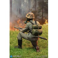 DID D80177 1/6 Scale Flammenwerfer Gefreiter – Joerg