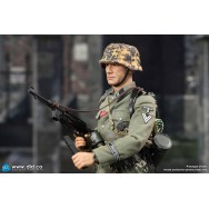 DID D80177 1/6 Scale Flammenwerfer Gefreiter – Joerg