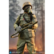 DID D80177 1/6 Scale Flammenwerfer Gefreiter – Joerg